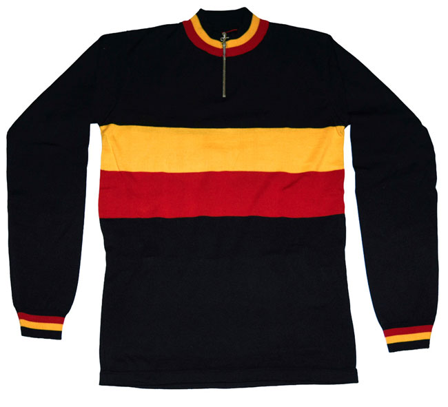 Handmade vintage-style cycling clothing by Tiralento