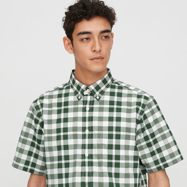 Budget button-down popover shirts at Uniqlo