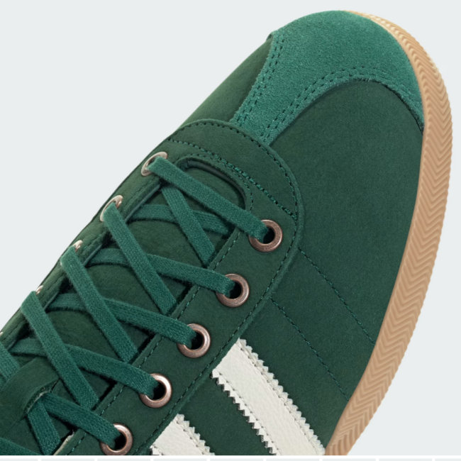 Adidas Samba 62 trainers in green suede